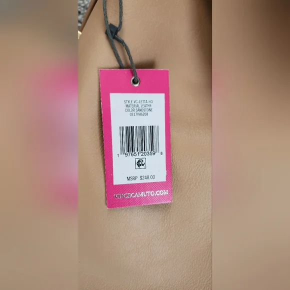 NWT $248 Vince Camuto Letta leather hobo bag tan/beige gold details logo - Picture 4 of 6